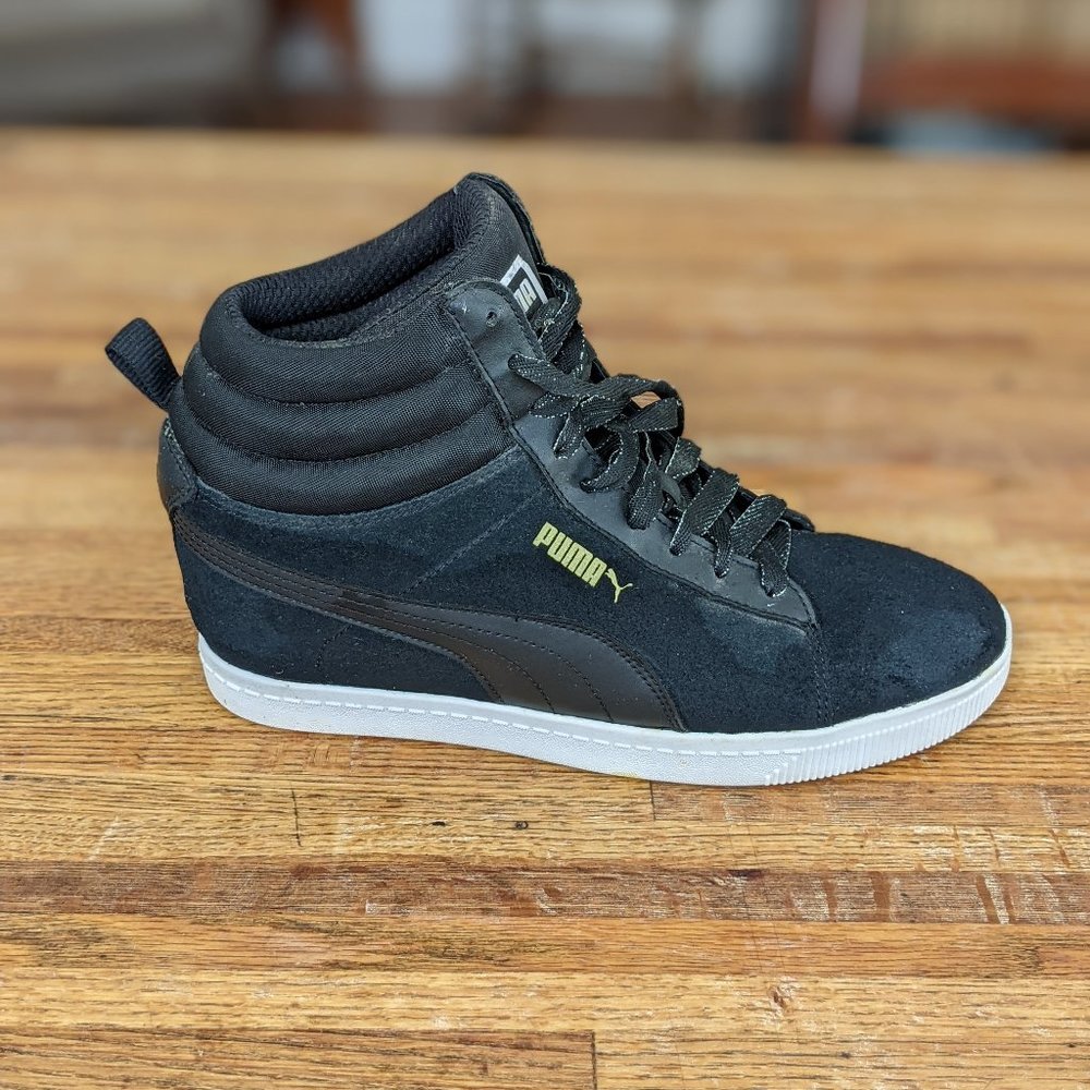 Women's Puma Leather Sneakers size 11